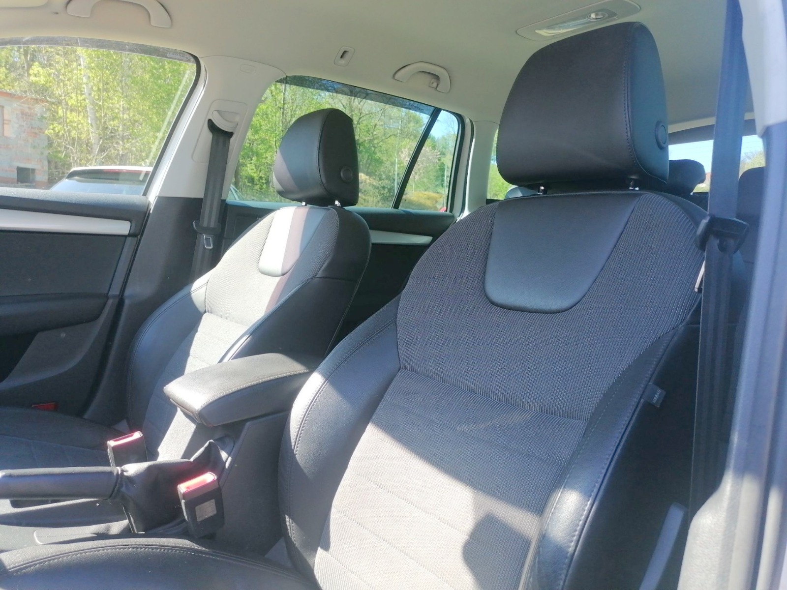 SKODA Octavia Combi 2.0 TDI DSG Elegance AHK NAVI SHZ Bild 11