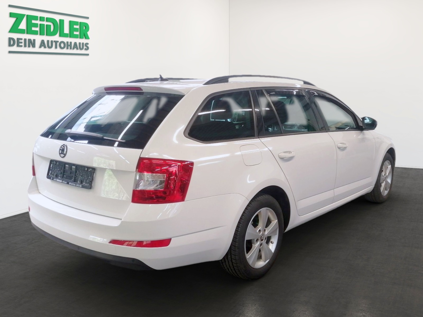 SKODA Octavia Combi 2.0 TDI DSG Elegance AHK NAVI SHZ Bild 3