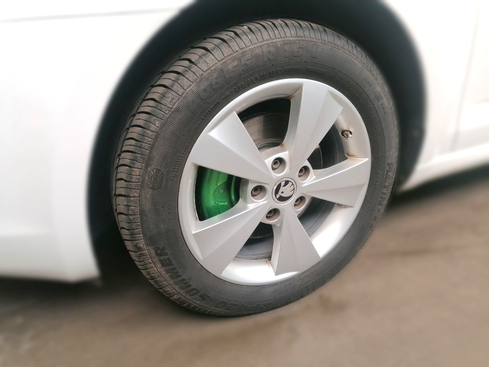SKODA Octavia Combi 2.0 TDI DSG Elegance AHK NAVI SHZ Bild 6