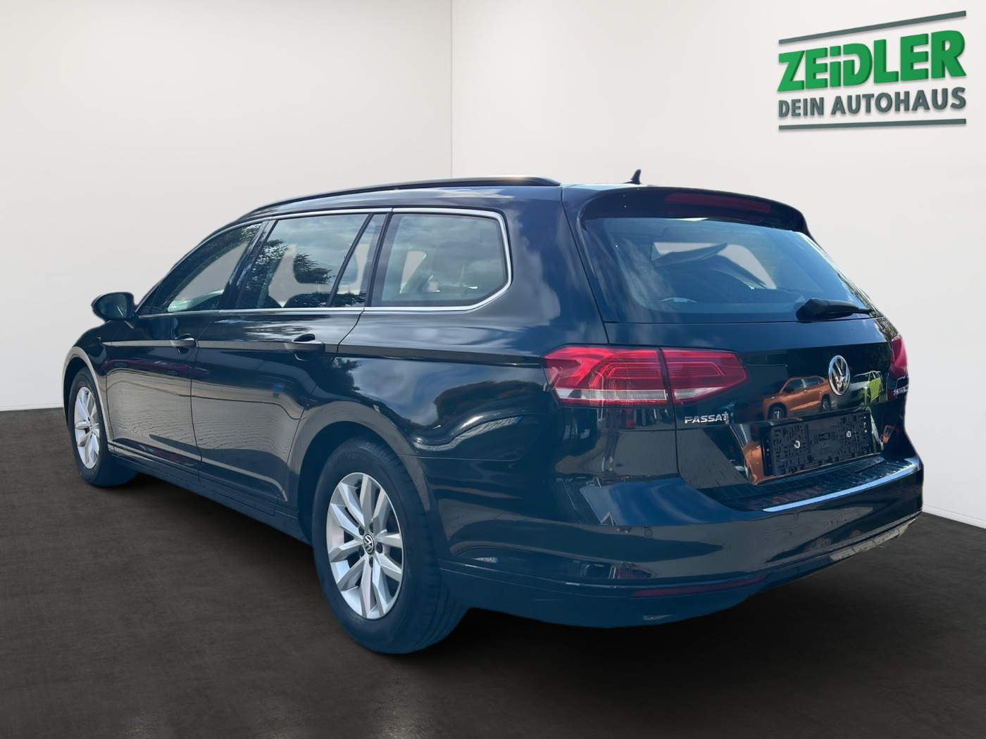 VW Passat Variant 2.0 TDI Comfortline LM 4xSHZ DCC AHK Bild 4